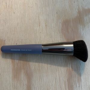 Vapour foundation brush